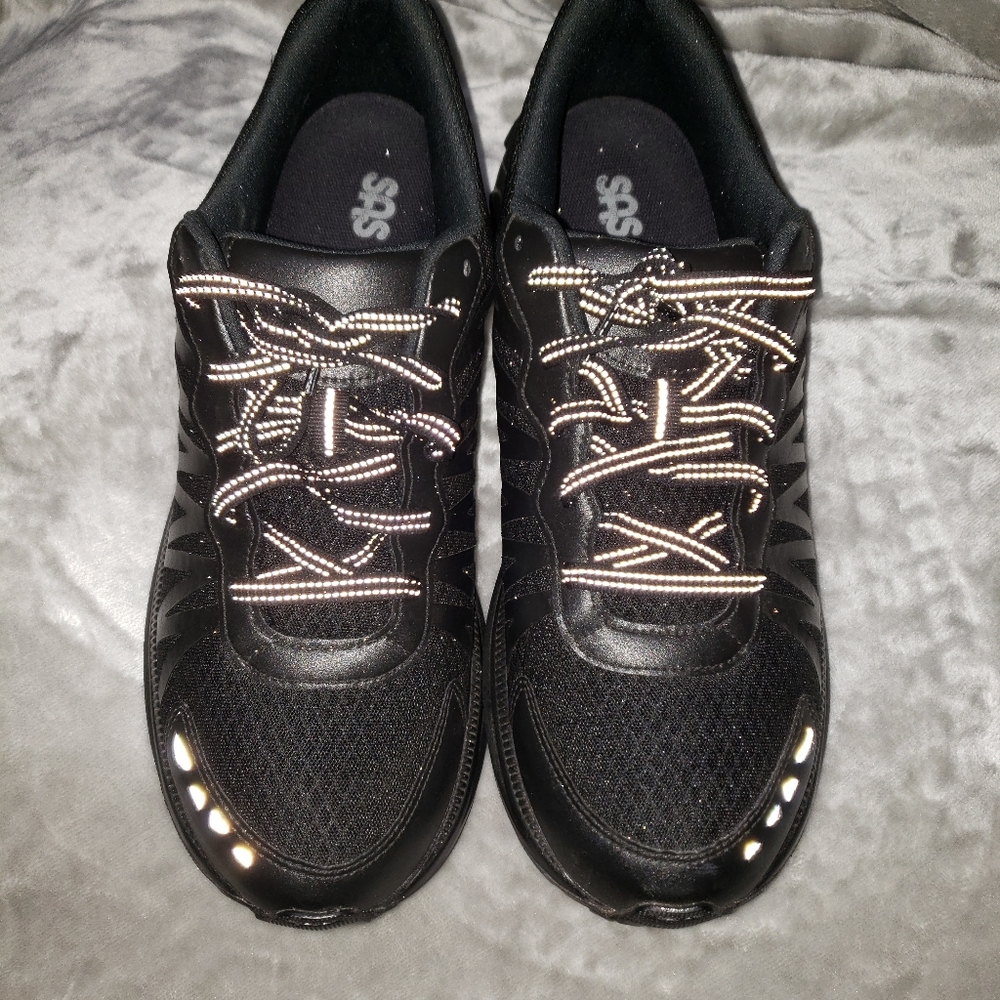 SAS  men's "pursuit" sneakers/tennis shoes